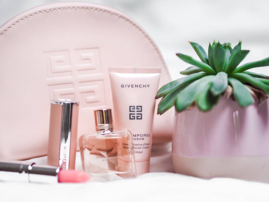 Using Fragrance Swatches Guide