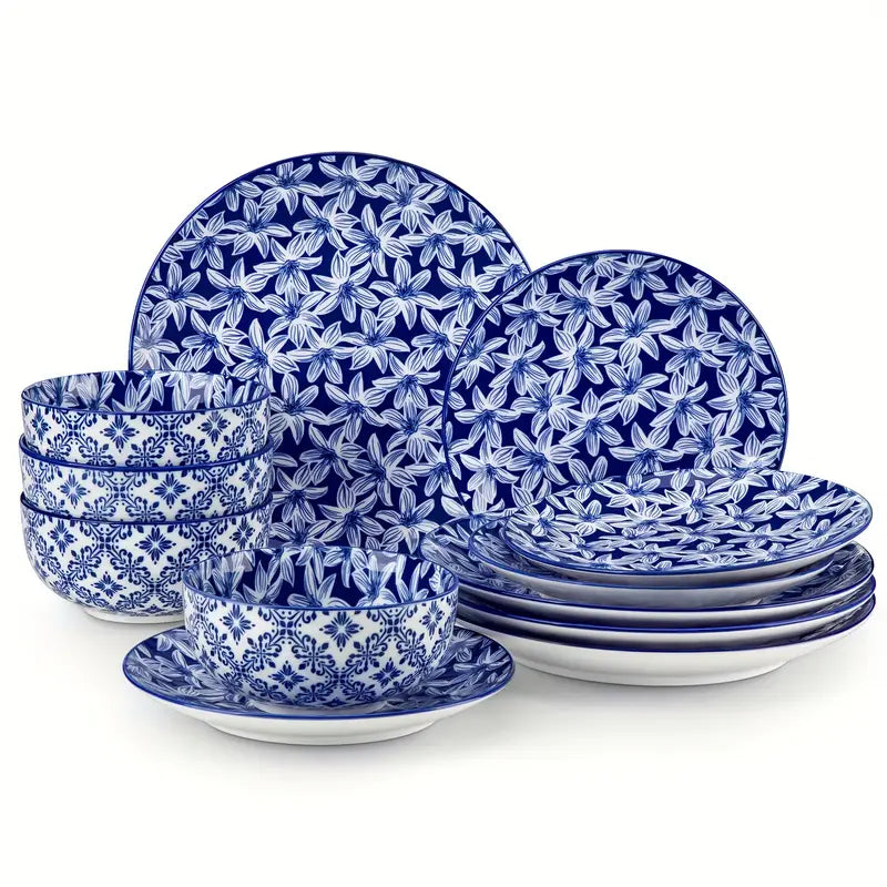 Service de Table 12 Pièces en Porcelaine Bleu et Blanc – Motifs Floraux Élégants