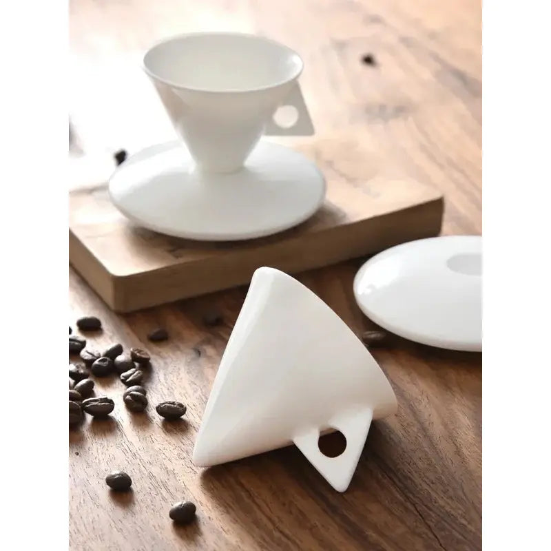 Ensemble de Tasses et Soucoupes en Porcelaine d'Os