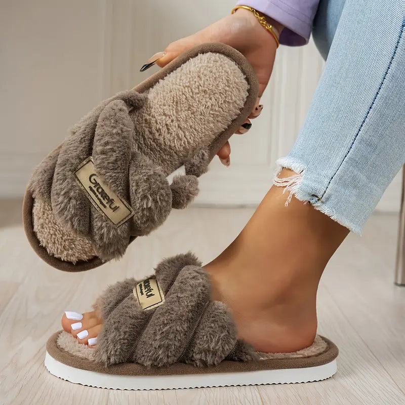 Pantoufles Minimalistes pour Femmes – Élégance Décontractée
