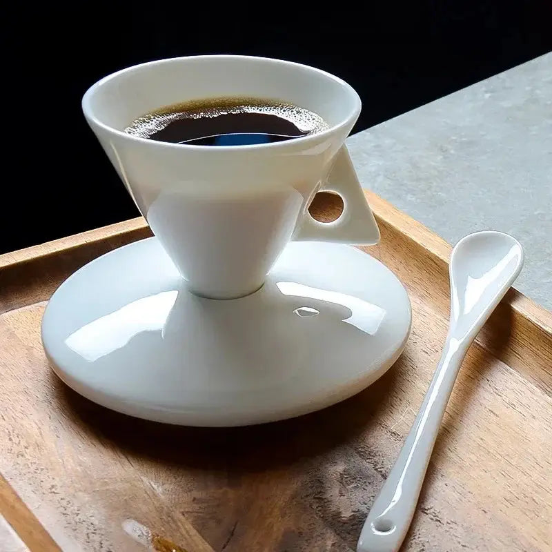 Ensemble de Tasses et Soucoupes en Porcelaine d'Os