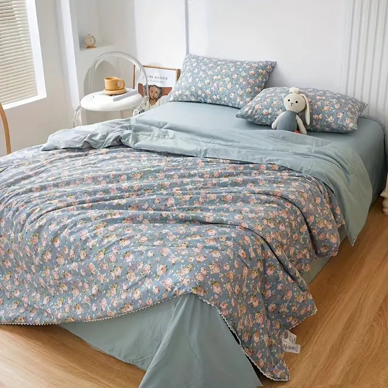 Couette Légère à Motif de Roses Bleues