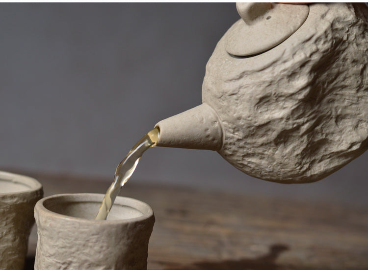 Imitation Stone Pottery Teapot – The Harmony of Tea and Nature