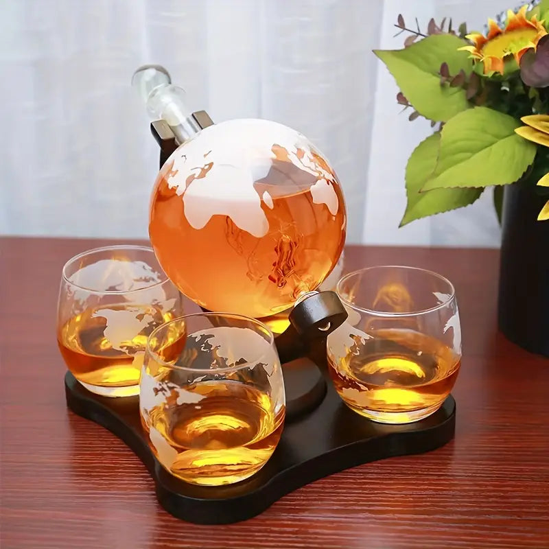 Ensemble de Carafe Globe avec 4 Verres Gravés