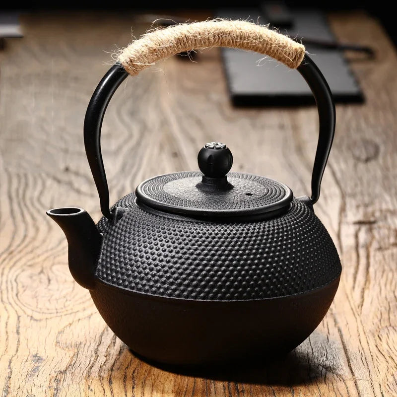 Japanische Teekanne aus Gusseisen – traditioneller chinesischer Wasserkessel