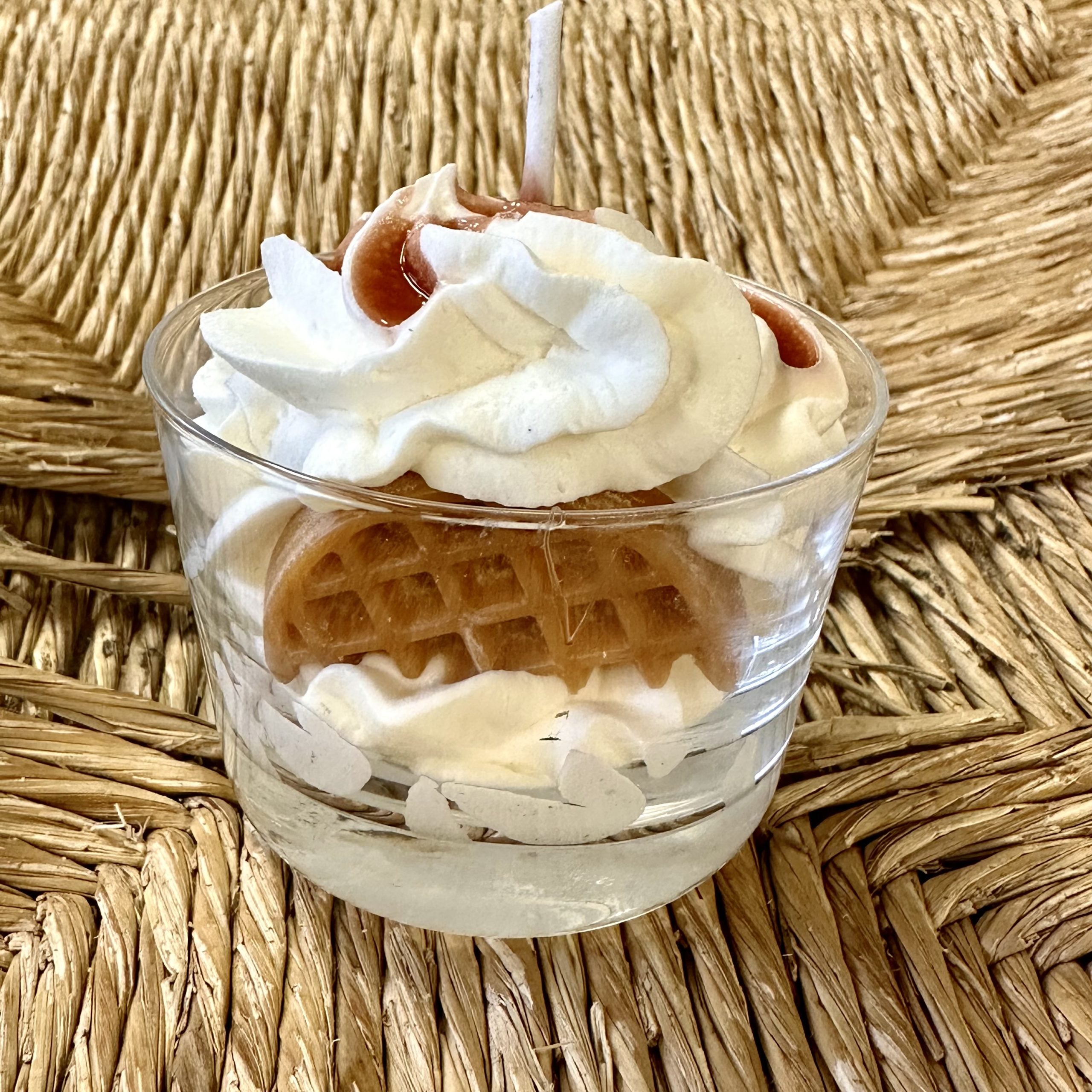 Mini-Glaskerze 75 g Mini Erdbeer-Schlagsahne-Biskuitkuchen - Gourmet Candle