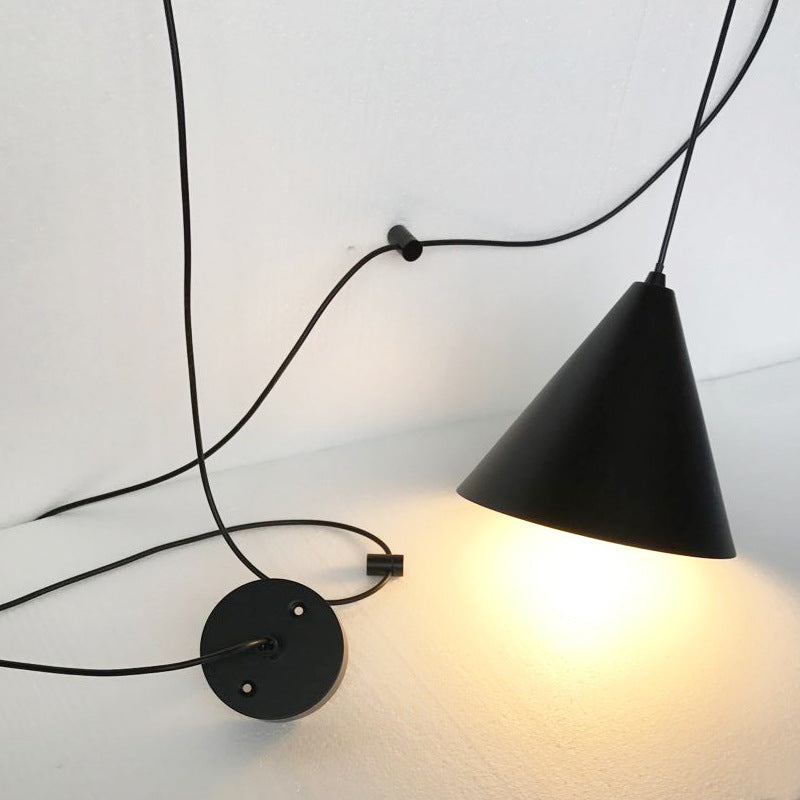 Lampe Géométrique en Métal Noir – Éclairage LED Décoratif
