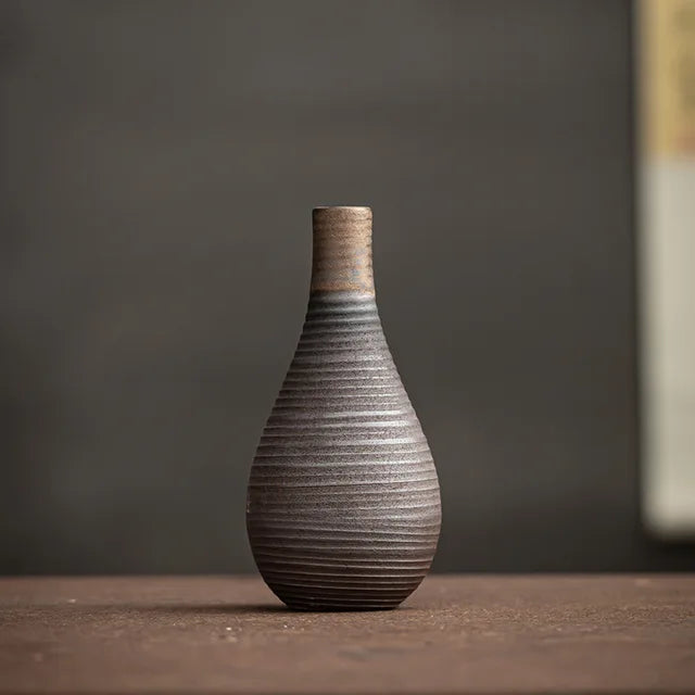 Ensemble de Vases en Céramique – Quand l’Art Rencontre la Modernité
