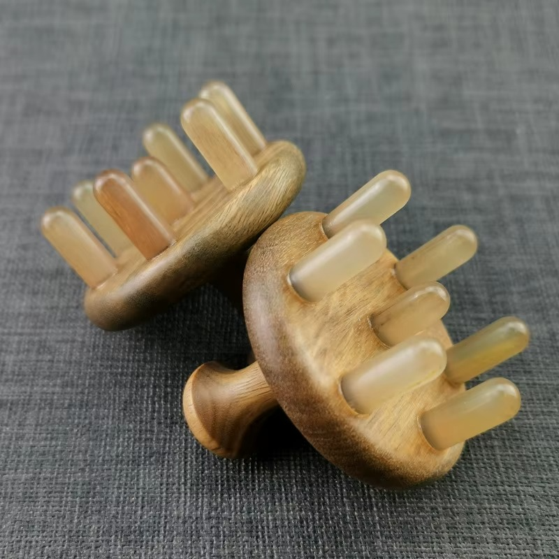 Peigne de Massage en Corne Naturelle – Brosse à Shampooing