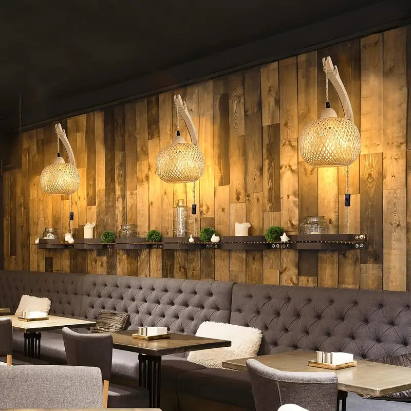 Applique Murale Lanterne en Bambou Tissé