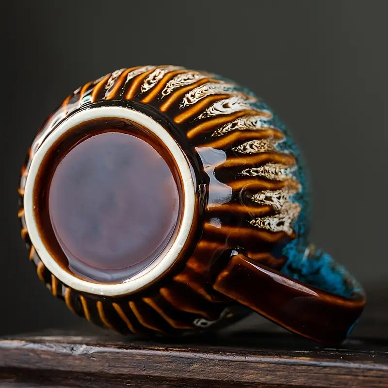 Tasse en Céramique Isolée – Grande Capacité et Style Élégant