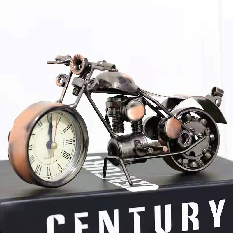 Horloge de Moto en Bronze – Une Icône Vintage pour un Bureau d’Exception