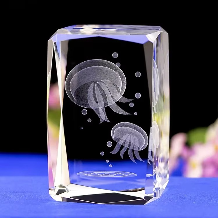 Mini Sculpture Animalière en Cristal 3D – L’élégance gravée dans la transparence