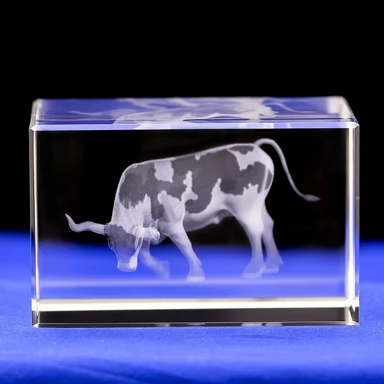 Mini Sculpture Animalière en Cristal 3D – L’élégance gravée dans la transparence