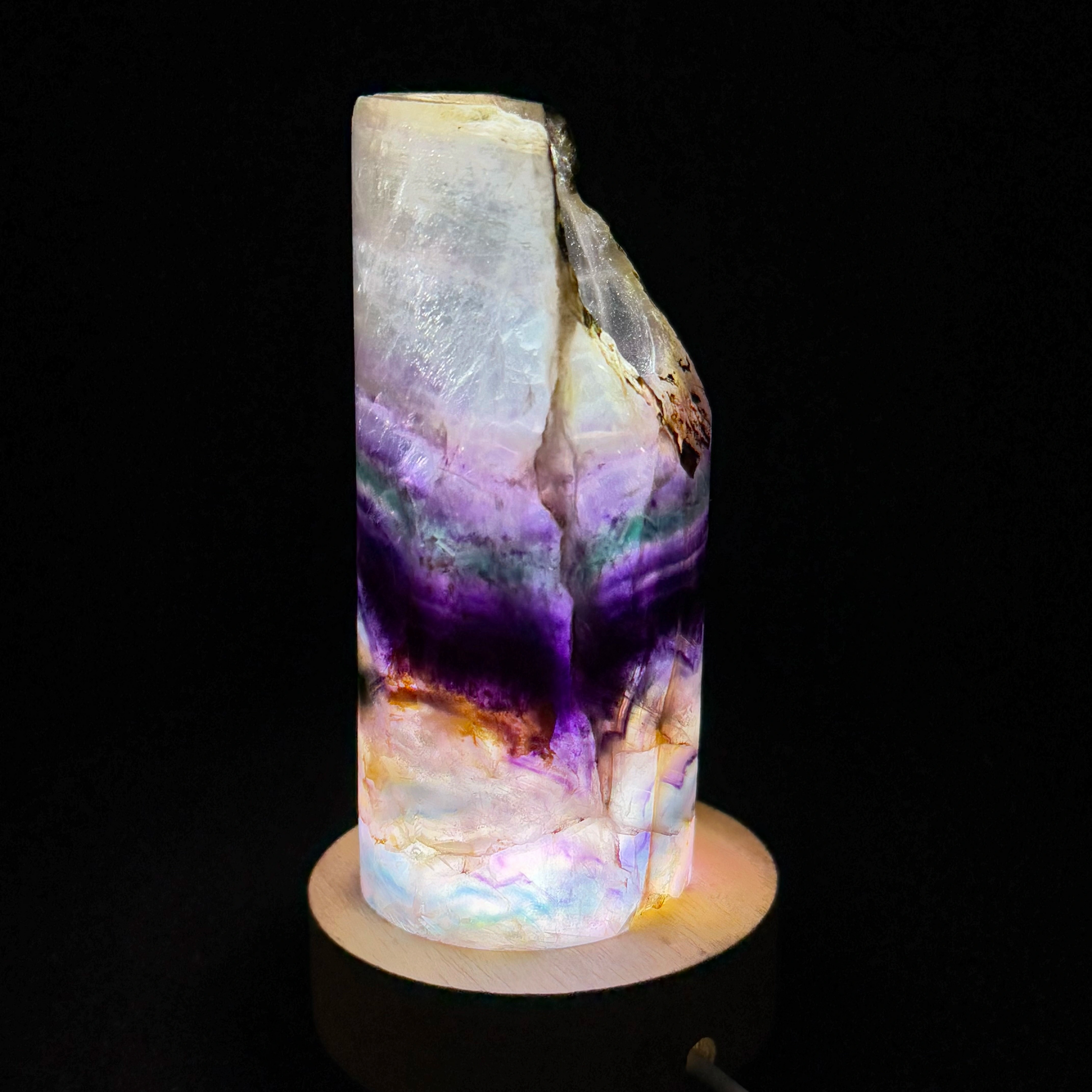 Lampe en Fluorite Arc-en-ciel Naturelle – Élégance Minérale & Énergie Lumineuse