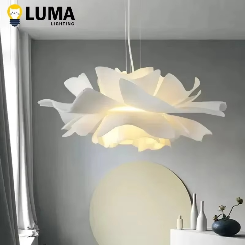 Lustre Moderne en Acrylique Crème – Éclosion Florale Lumineuse