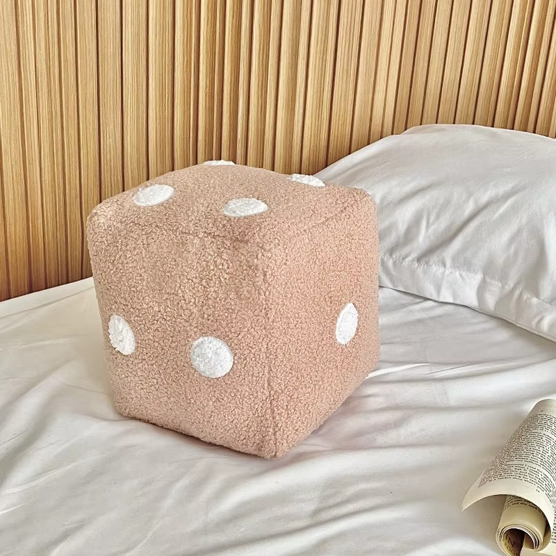 Dés de Simulation Amusants en Peluche – Coussin Décoratif Créatif