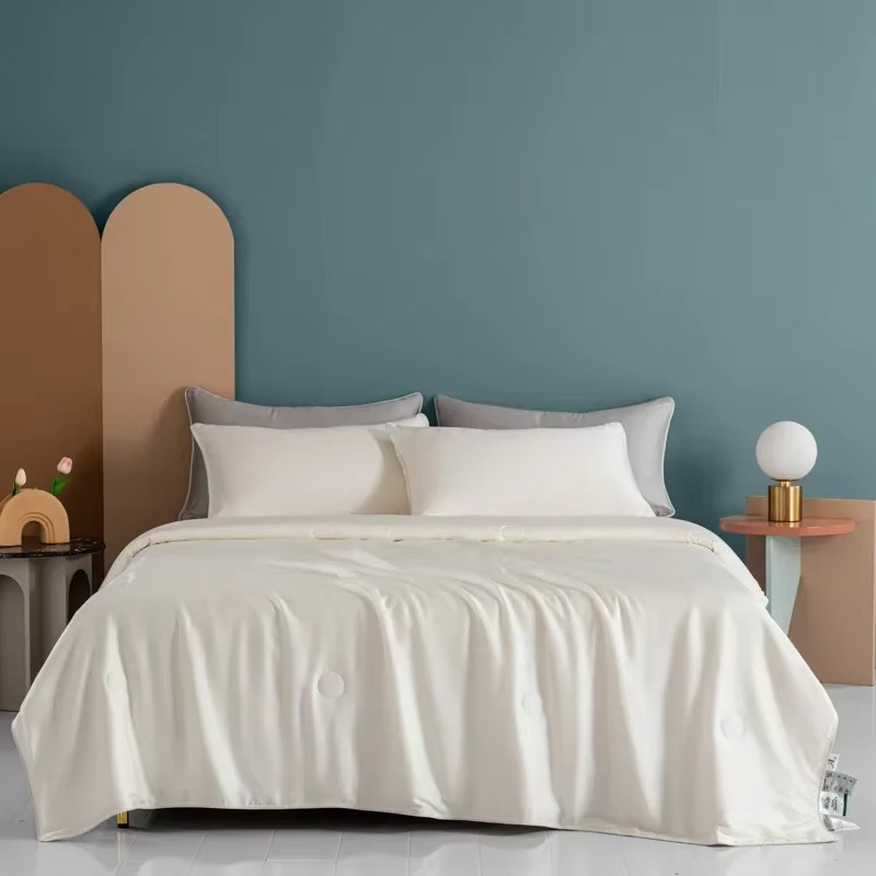 Couette d'Été en Soie Glacée – Légère, Rafraîchissante