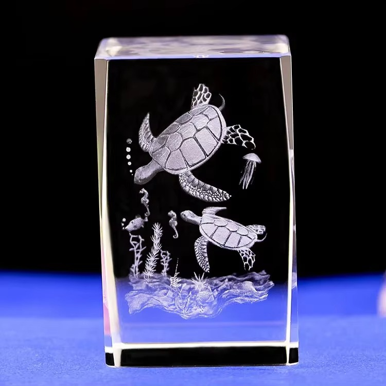 Mini Sculpture Animalière en Cristal 3D – L’élégance gravée dans la transparence