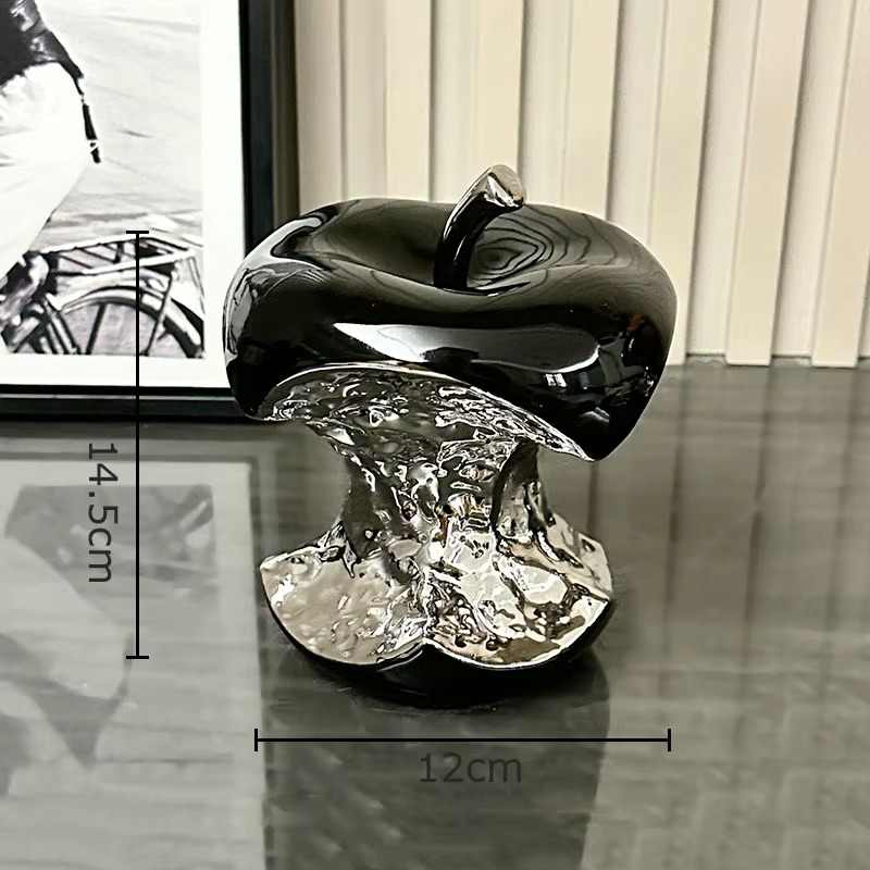 Sculpture Pomme Plaquée Argent – L’Essence du Raffinement Contemporain