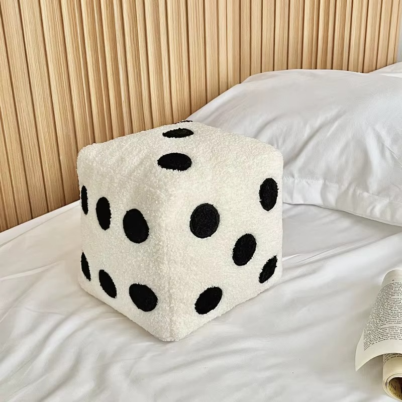Dés de Simulation Amusants en Peluche – Coussin Décoratif Créatif
