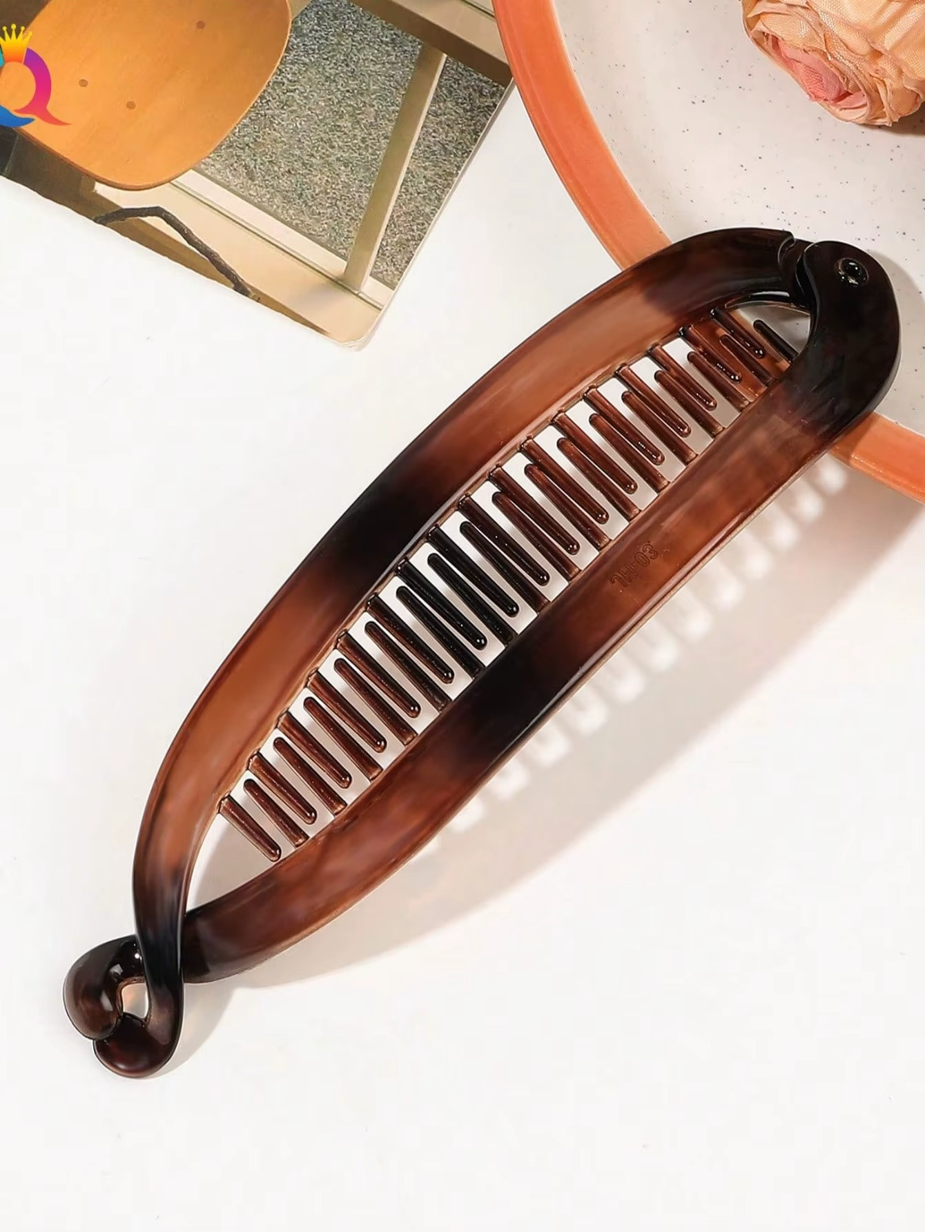 Pince Banane Ambre – Grand Volume & Élégance Française