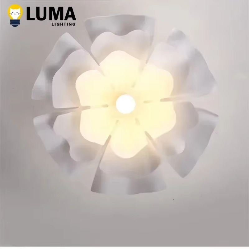 Lustre Moderne en Acrylique Crème – Éclosion Florale Lumineuse