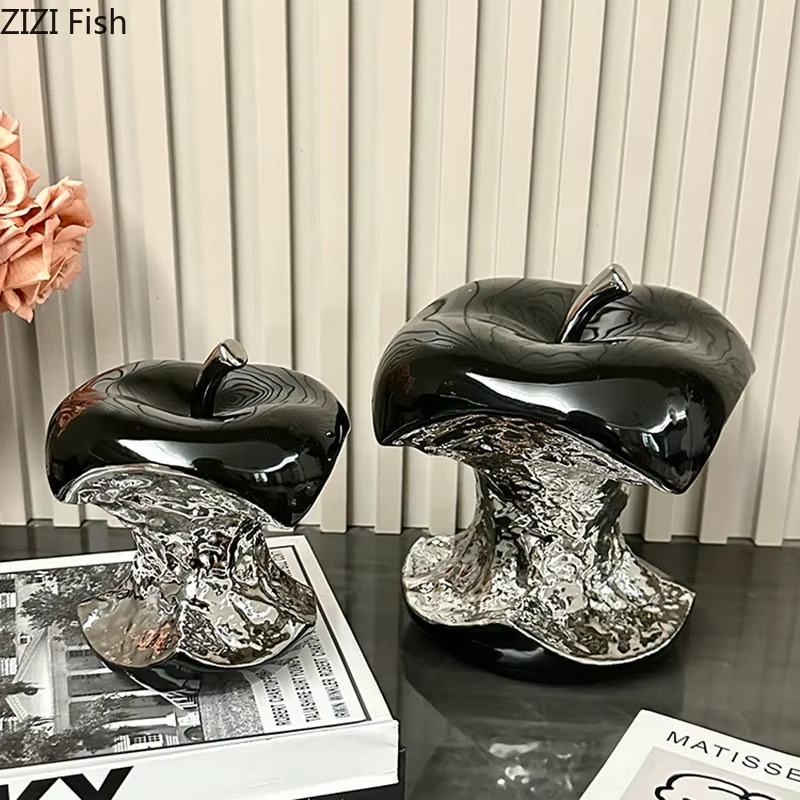 Sculpture Pomme Plaquée Argent – L’Essence du Raffinement Contemporain