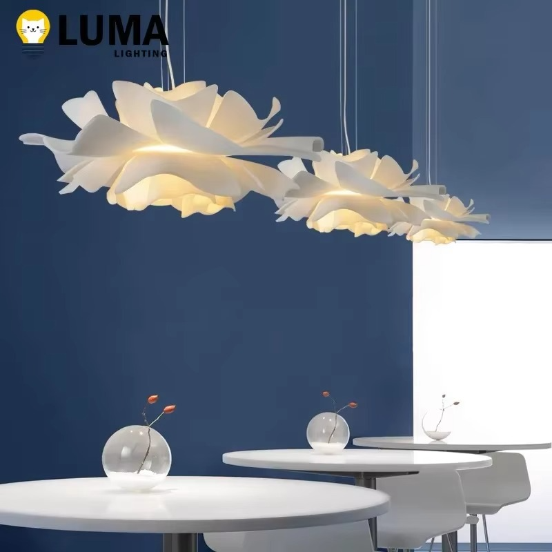 Lustre Moderne en Acrylique Crème – Éclosion Florale Lumineuse