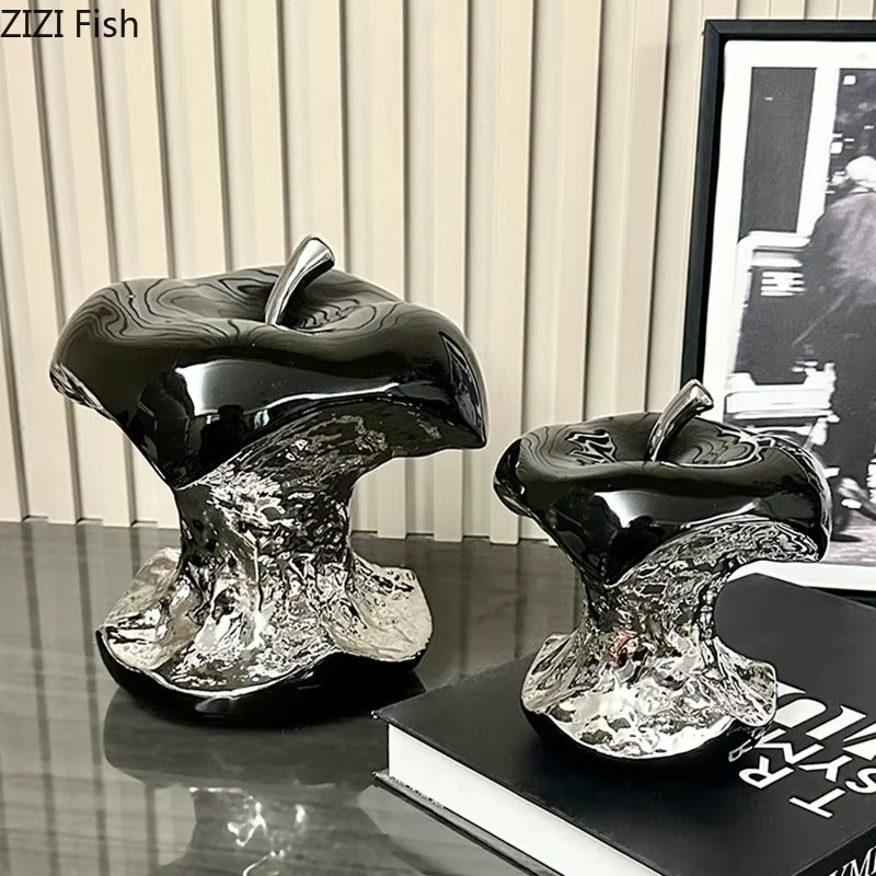 Sculpture Pomme Plaquée Argent – L’Essence du Raffinement Contemporain
