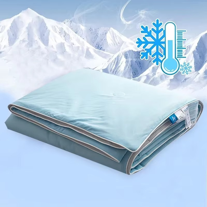 Couverture Rafraîchissante Été – Double Face Soie Glacée