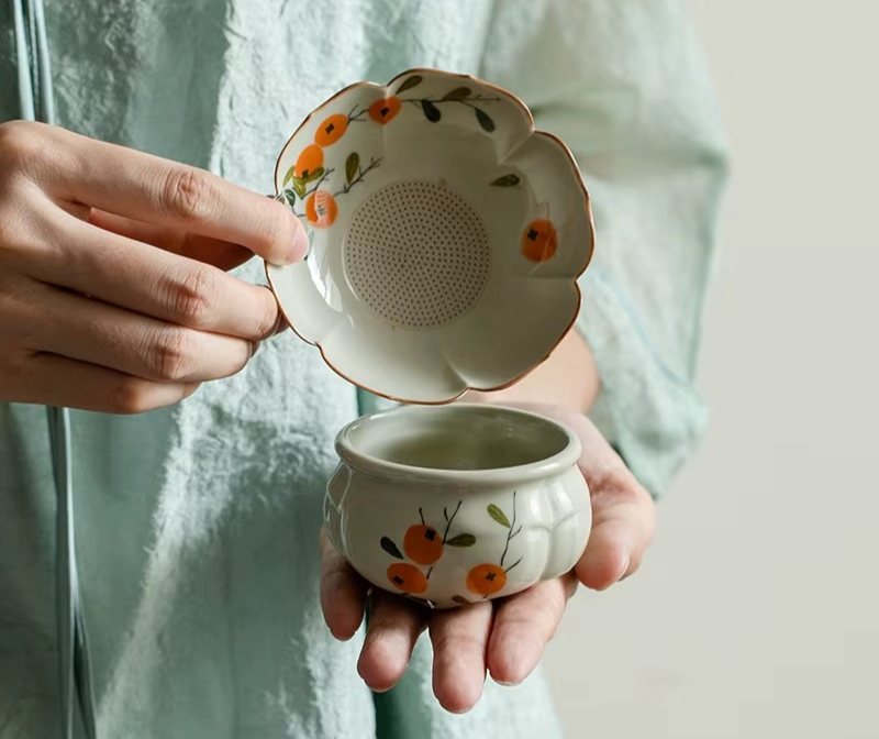 Infuseur à Thé Fleur de Kaki Peint à la Main