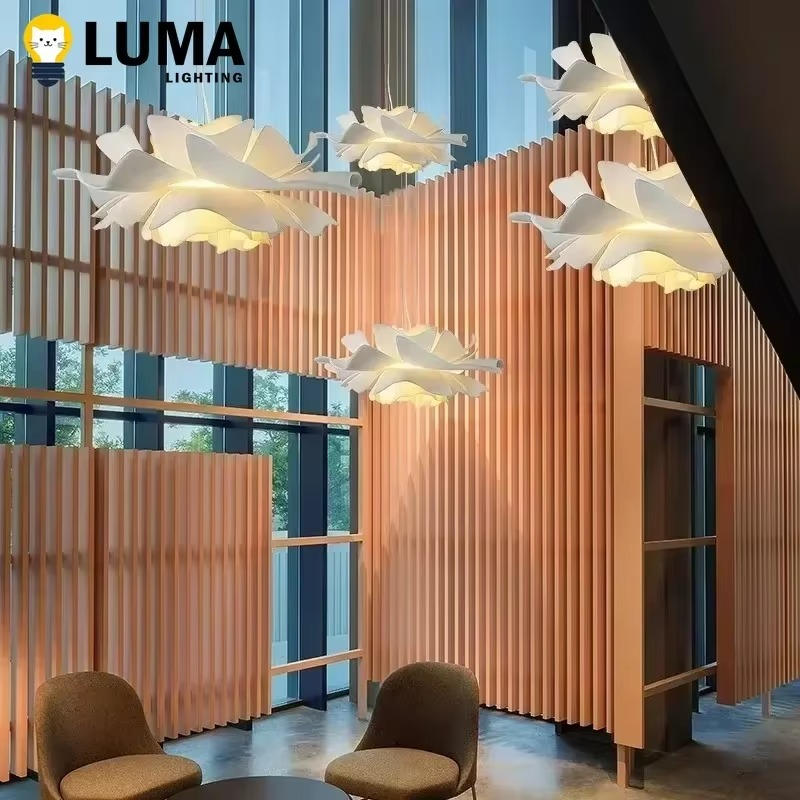 Lustre Moderne en Acrylique Crème – Éclosion Florale Lumineuse