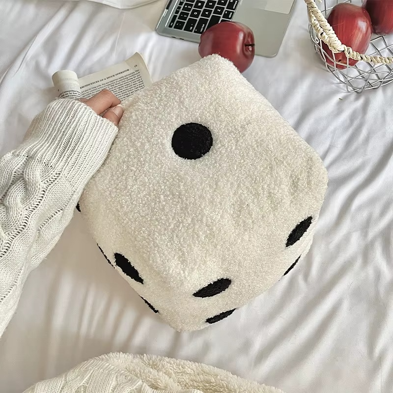 Dés de Simulation Amusants en Peluche – Coussin Décoratif Créatif
