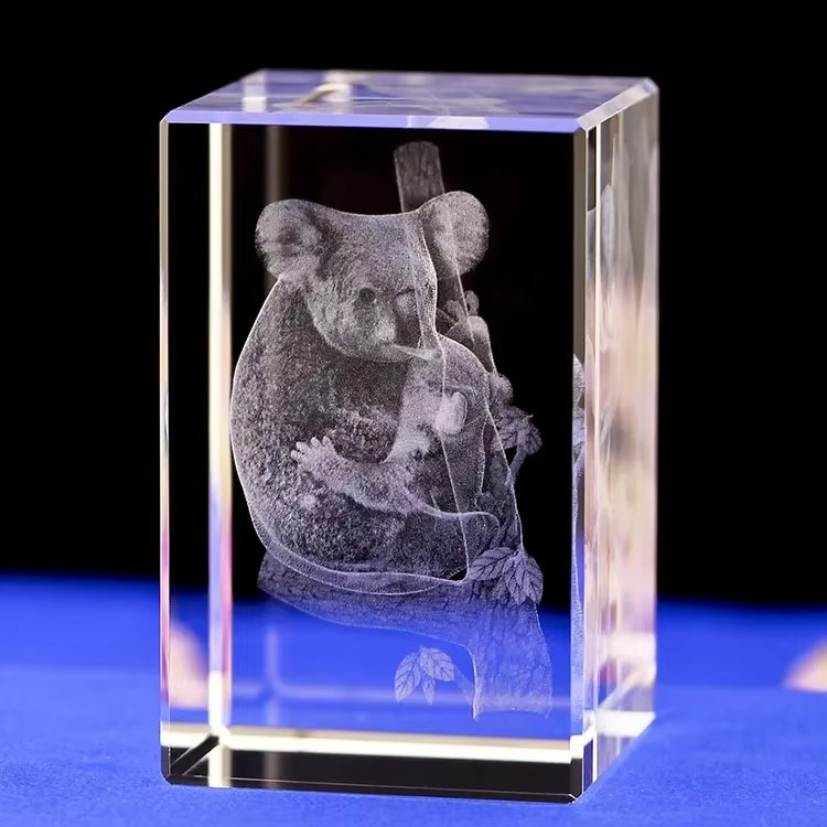 Mini Sculpture Animalière en Cristal 3D – L’élégance gravée dans la transparence