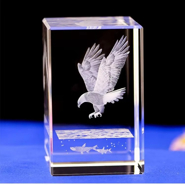 Mini Sculpture Animalière en Cristal 3D – L’élégance gravée dans la transparence