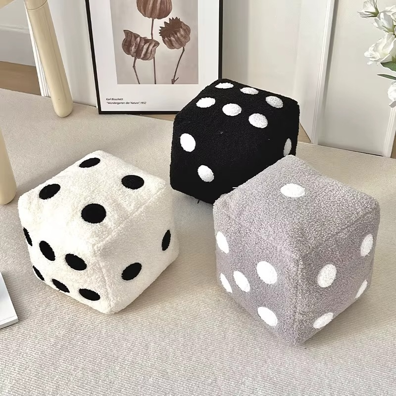 Dés de Simulation Amusants en Peluche – Coussin Décoratif Créatif