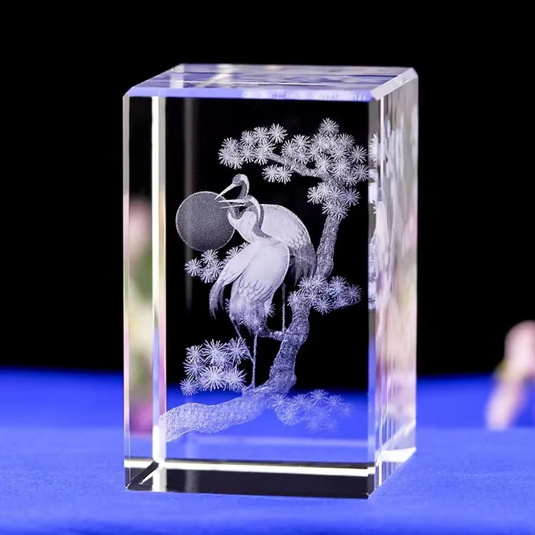 Mini Sculpture Animalière en Cristal 3D – L’élégance gravée dans la transparence