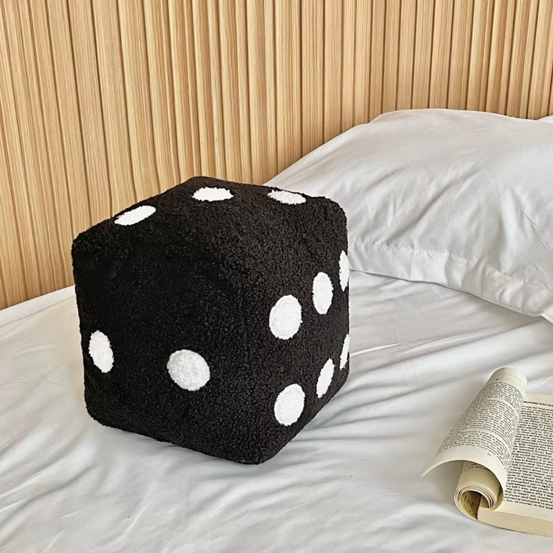 Dés de Simulation Amusants en Peluche – Coussin Décoratif Créatif
