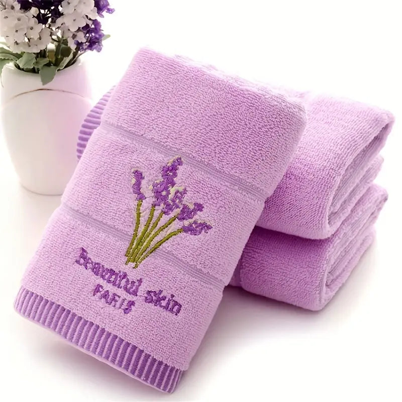 Lot de 2 Serviettes en Coton Lavande – Douces, Absorbantes et Élégantes