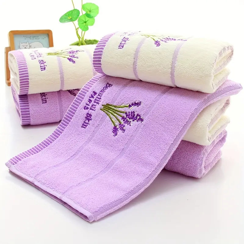 Lot de 2 Serviettes en Coton Lavande – Douces, Absorbantes et Élégantes