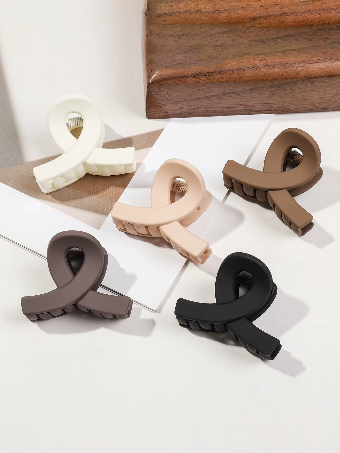 Lot de 5 Petites Pinces à Cheveux Mates à Fleurs – Style Carré Antidérapant