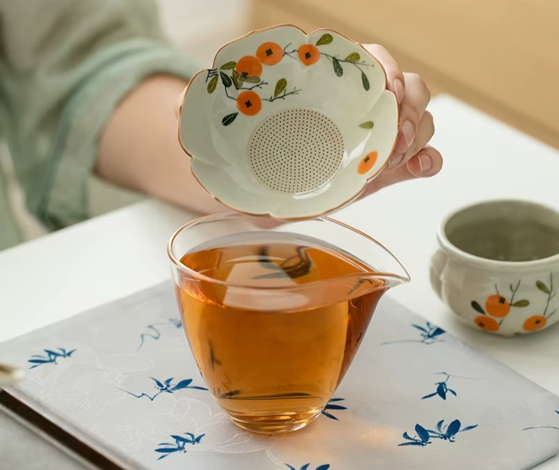 Infuseur à Thé Fleur de Kaki Peint à la Main