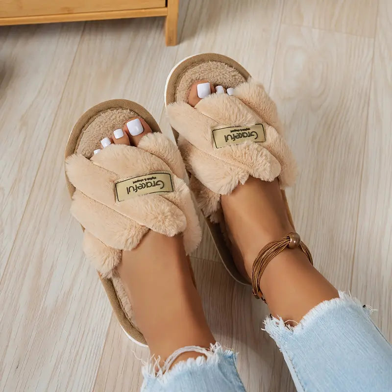 Pantoufles Minimalistes pour Femmes – Élégance Décontractée