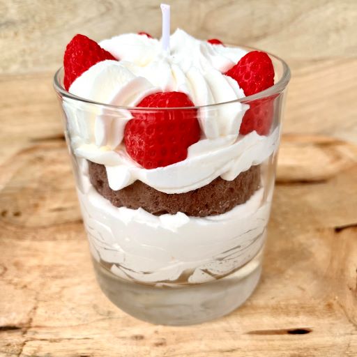 Mini-Glaskerze 75 g Mini Erdbeer-Schlagsahne-Biskuitkuchen - Gourmet Candle