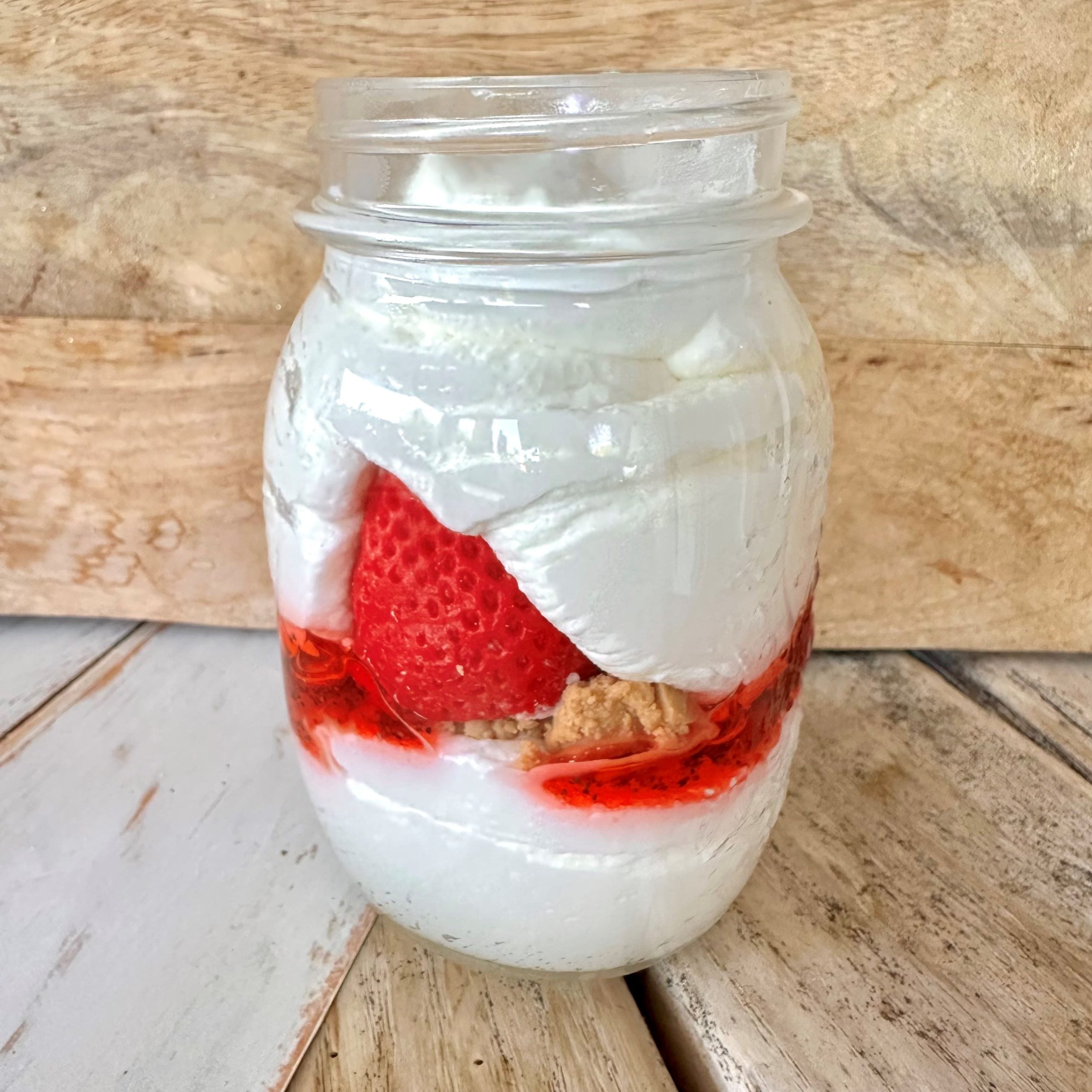 Mason jar candle 360 ​​g Strawberry Charlotte - Gourmet Candle