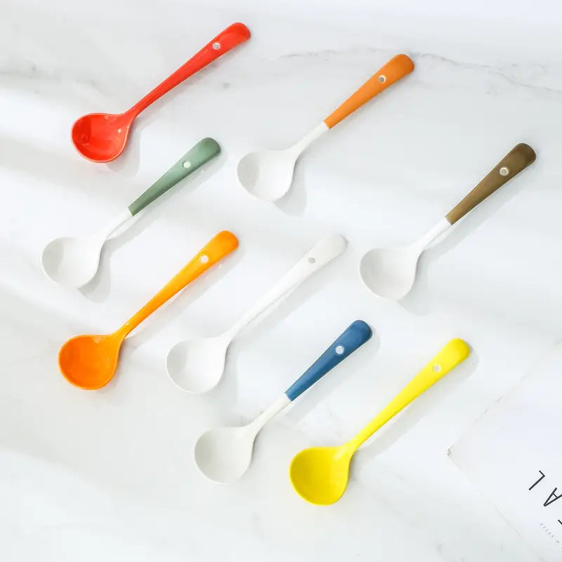 Lot de 8 Cuillères à Soupe en Céramique – Design Élégant