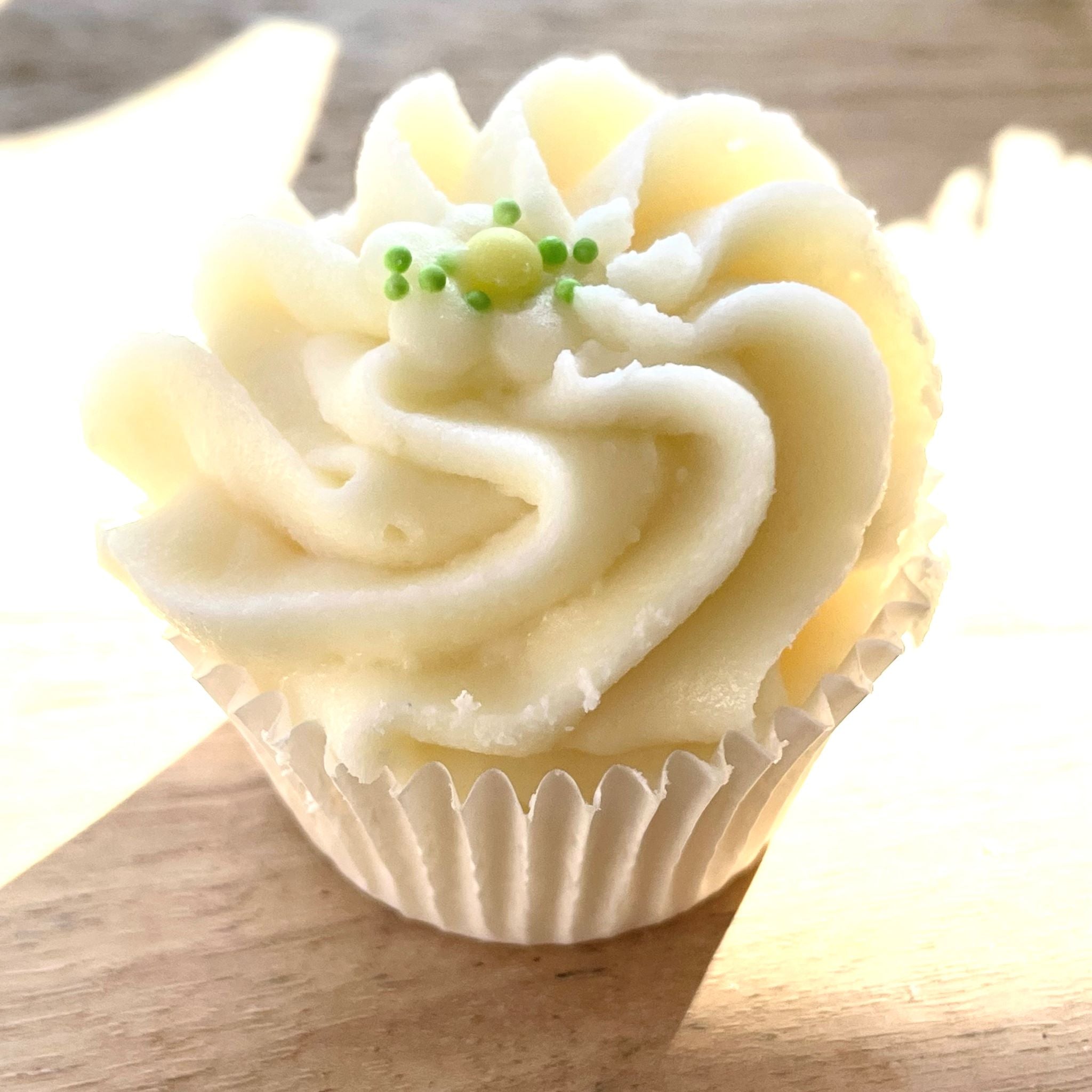 Fondant cupcake with organic cocoa and shea butter 55 g Orange blossom - Savonnerie de Bornes