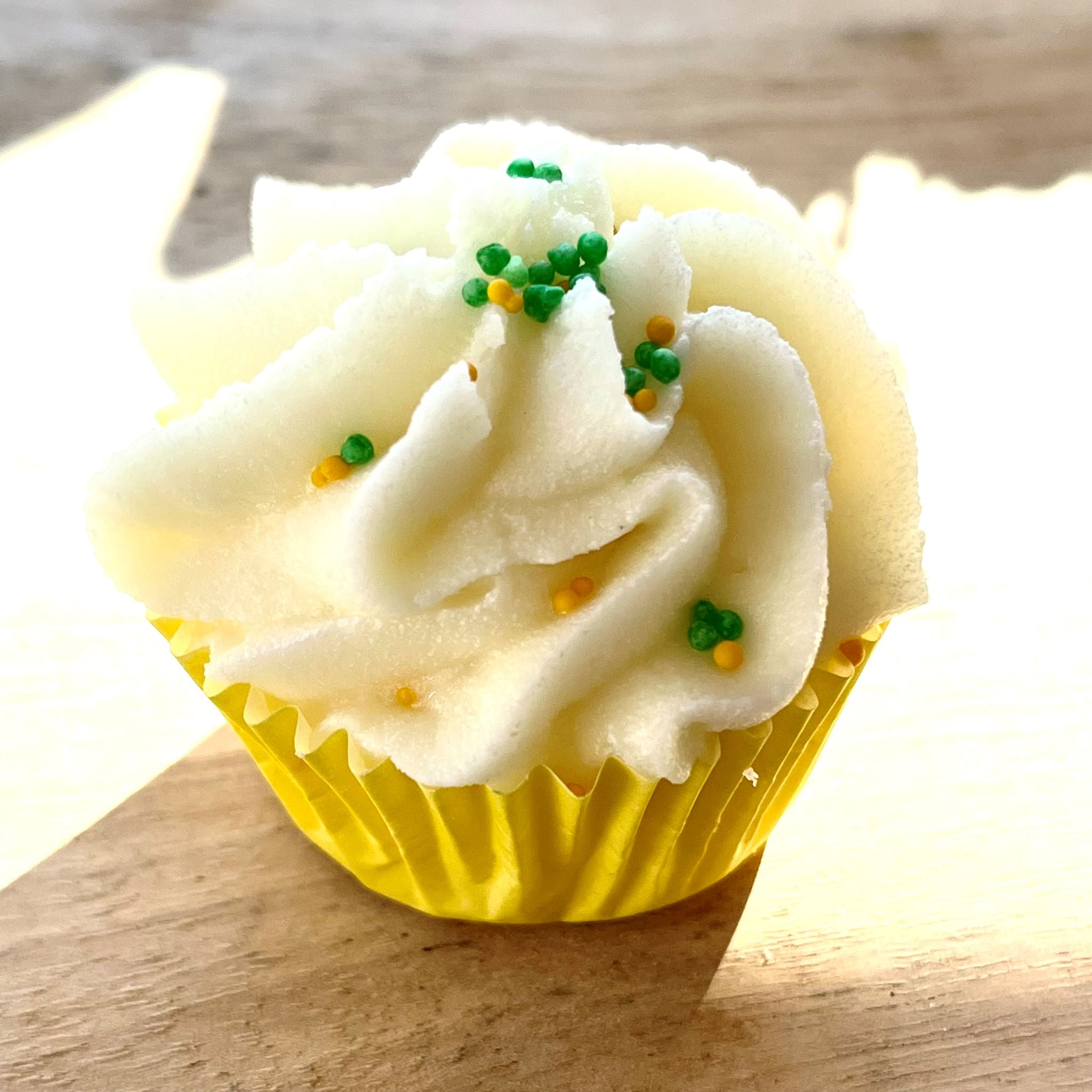 Fondant cup cake with organic cocoa and shea butter 55 g Mojito - Savonnerie de Bornes