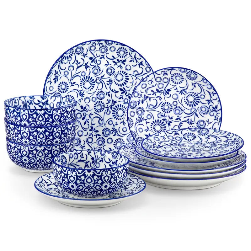 Service de Table 12 Pièces en Porcelaine Bleu et Blanc – Motifs Floraux Élégants